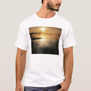 USA, Washington, Lopez Island, Morning fog on T-Shirt