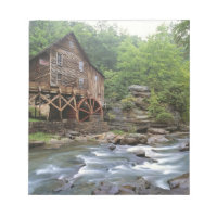 USA, West Virginia, Babcock SP. Rustic Glade