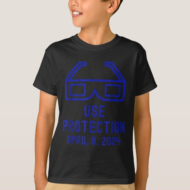 Use Protection Solar Eclipse Usa Illustration T-Shirt (Front)