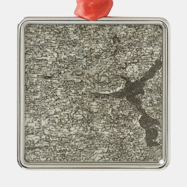 Uzel Metal Tree Decoration (Front)