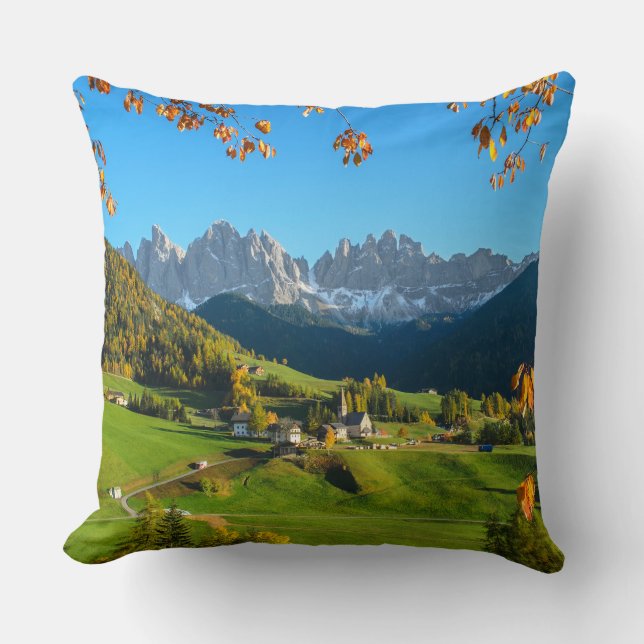Val di Funes valley with autumn leaves pillow (Front)