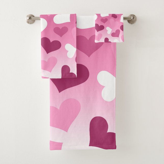 Valentine Hearts Bath Towel Set (Insitu)