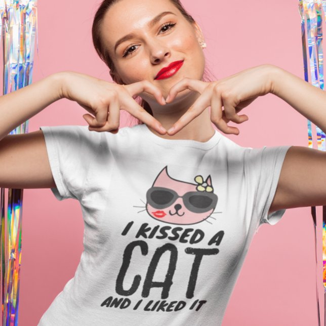 VALENTINE'S DAY CAT T-SHIRTS, KISSED A CAT LIKED  T-Shirt (Creator Uploaded)