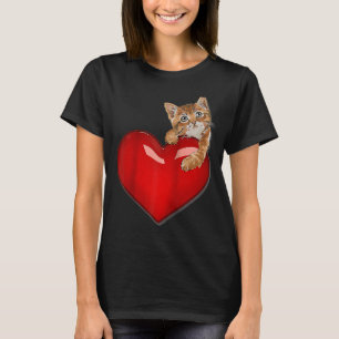 Valentines Day Cat w Red Heart cute kitten valenti T-Shirt