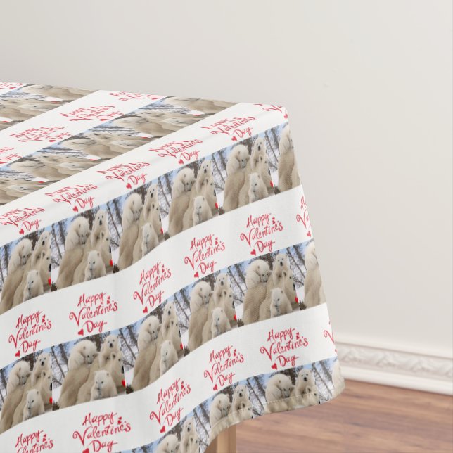 Valentine's Day Tablecloth Polar Bear (In Situ)