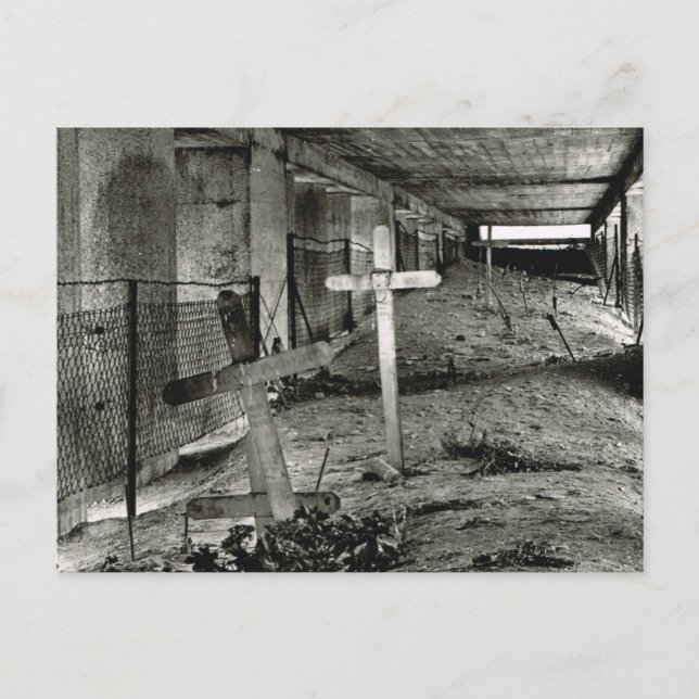 Verdun, Bayonet monument 1nterior Postcard (Front)