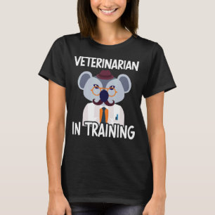 Veterinarian In Training Animal Doctor Future Vet  T-Shirt