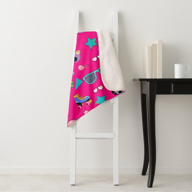 Vibrant 80s design sherpa blanket (In Situ)