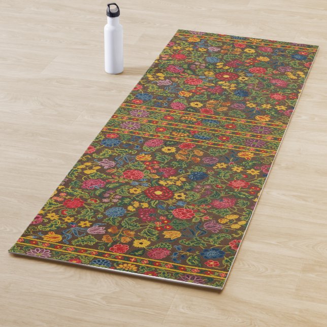 Vibrant Antique Botanical Garden Pattern Yoga Mat (In Situ)