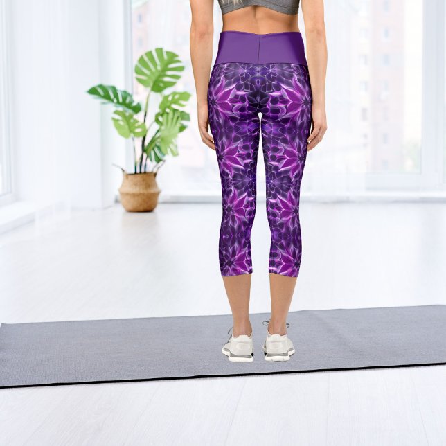 Vibrant Hypnotic Purple Flower Fractal  Capri Leggings (Creator Uploaded)