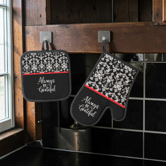 Victorian Black and White Damask Pattern Oven Mitt & Pot Holder Set