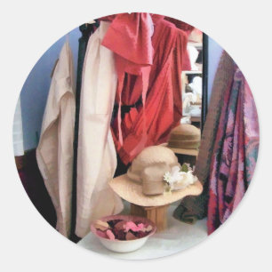 VICTORIAN ENGLAND CLASSIC ROUND STICKER