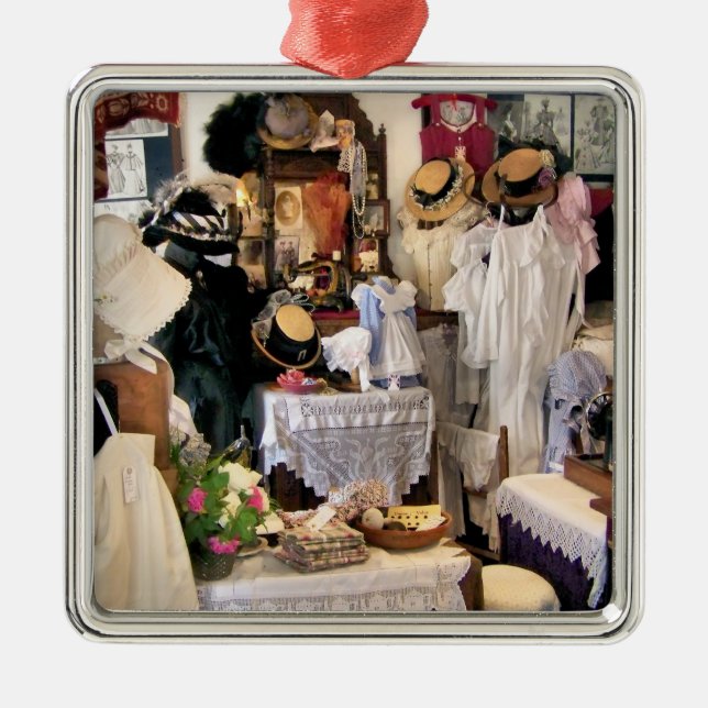 VICTORIAN ENGLAND METAL TREE DECORATION (Front)