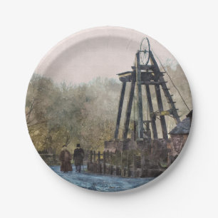 VICTORIAN ENGLAND PAPER PLATE