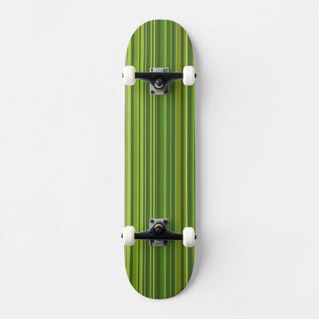 Viele bunte Streifen im grünen Muster Skateboard (Front)
