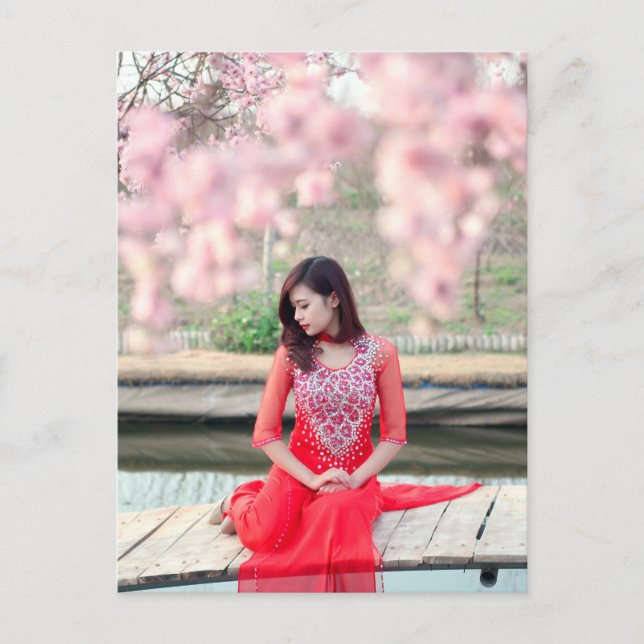 Vietnamese woman postcard (Front)