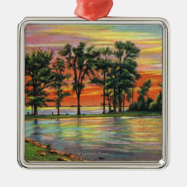 View of Bow and Arrow Point Metal Tree Decoration (Front)