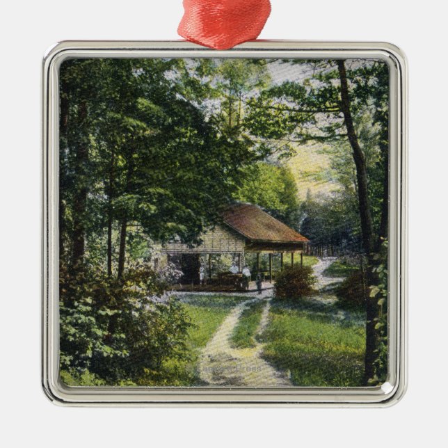 View of Fiddlers Green Metal Tree Decoration (Front)