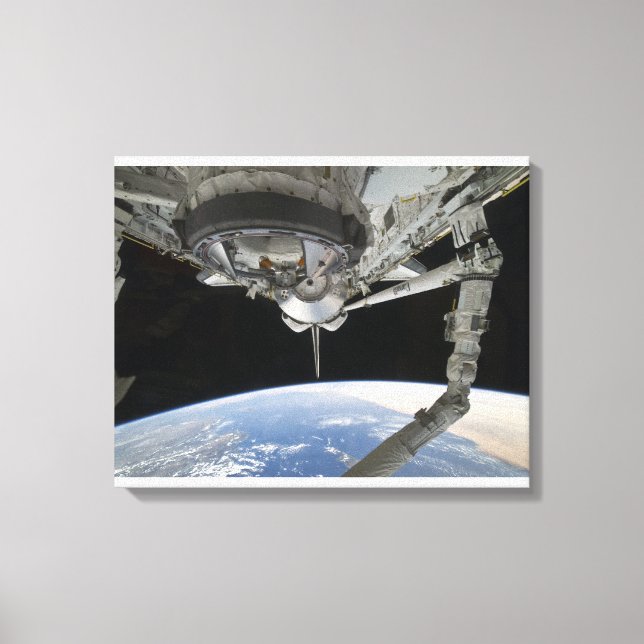 View of Space Shuttle Discovery Canvas Print (Front)