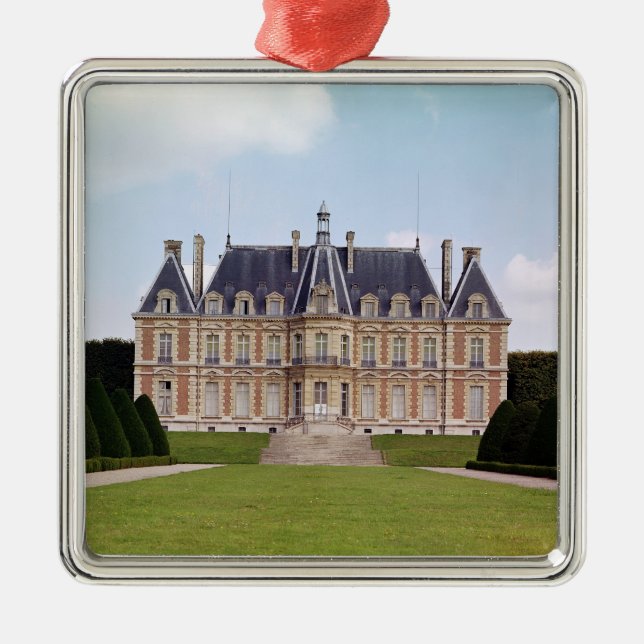 View of the Chateau Metal Tree Decoration (Front)