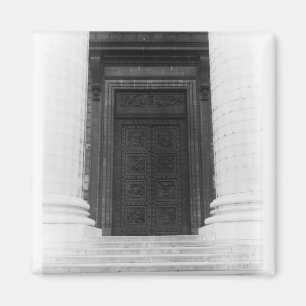 View of the door of La Madeleine Magnet