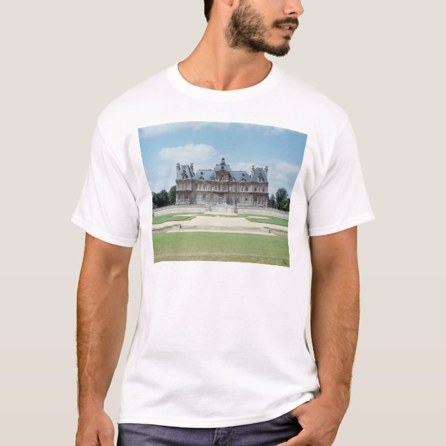 View of the East facade of Chateau de Maisons T-Shirt (Front)