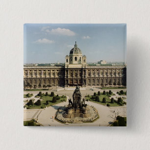 View of the entrance and north fa�ade 15 cm square badge