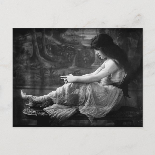 Vintage 1913 Evelyn Nesbit Postcard (Front)