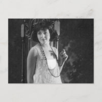 Vintage 1920s Women's Flapper Fashion