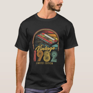 Vintage 1982 Retro Cassette 1982 44th Birthday 44 T-Shirt