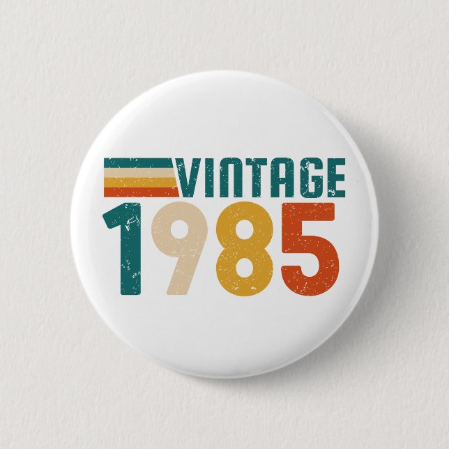 VINTAGE 1985 6 CM ROUND BADGE (Front)