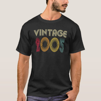Vintage 2005 17th Birthday Retro 17 Years Old T-Shirt