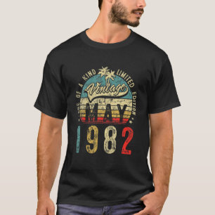 Vintage 40 Years Old May 1982 Decorations 40Th Bir T-Shirt