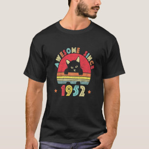 Vintage 70th Birthday Awesome Since 1952 Retro Cat T-Shirt