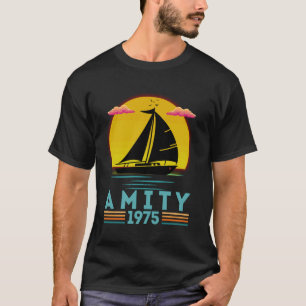 Vintage Amity 1975 Sunset Retro Sailboat Summer Va T-Shirt