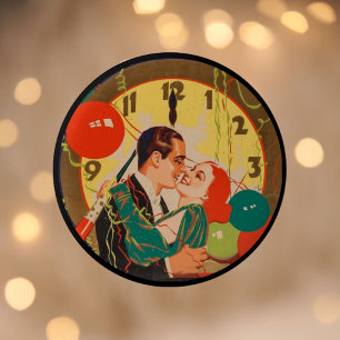 Vintage Art Deco New Year’s Eve Kiss Clock  6 Cm Round Badge