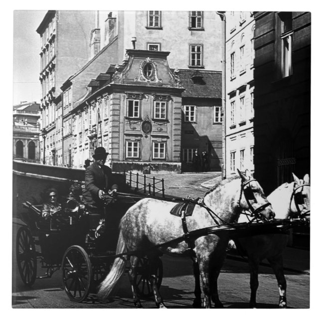 Vintage Austria Vienna Dreimaderlhaus Fiaker Tile (Front)