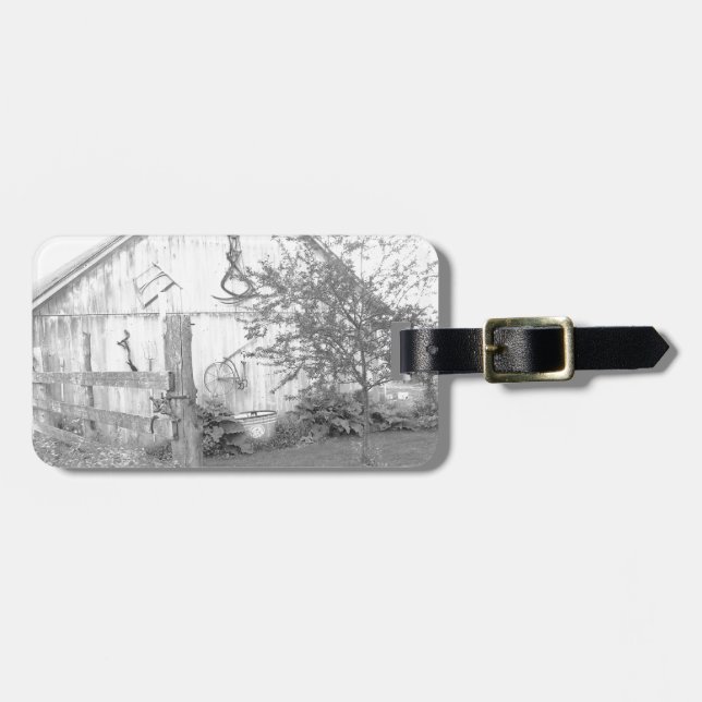 Vintage Barn Luggage Tag (Front Horizontal)