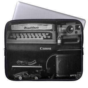 VINTAGE BLACK AND WHITE CAMERA LAPTOP SLEEVE