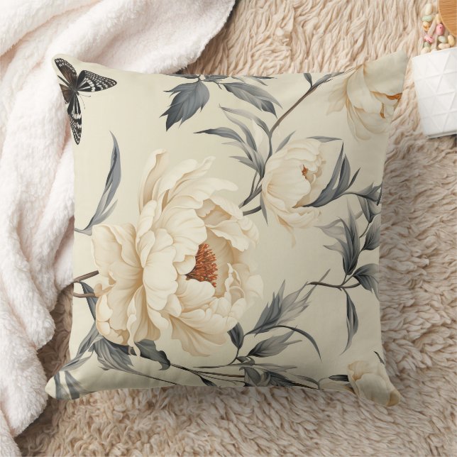 Vintage cream roses in bloom cushion (Blanket)