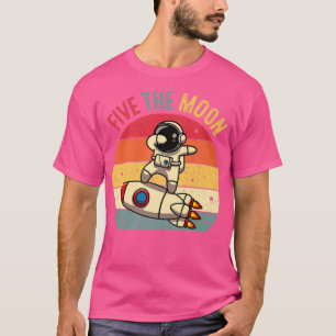 Vintage Cute Astronaut Two the Moon 5th Birthday S T-Shirt