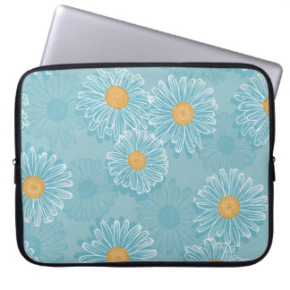 Vintage daisies: floral outline pattern. laptop sleeve