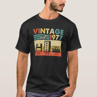 Vintage Est 1977 Retro Cassette 45th Birthday 45 Y T-Shirt