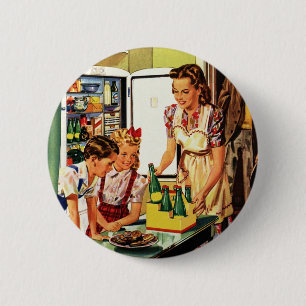 Vintage Family, Mum with Kids, Snacks in Kitchen  6 Cm Round Badge
