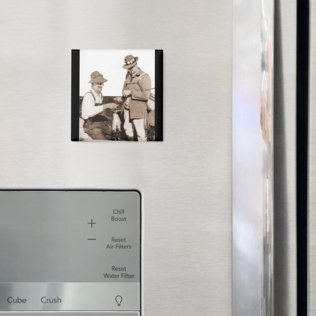 Vintage Fishermen Magnet (In Situ (Fridge))