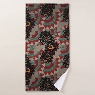Vintage floral seamless pattern. Red, beige and g Bath Towel