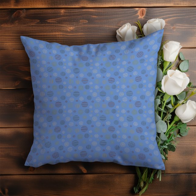 Vintage geometric circle line pattern blue cushion (Creator Uploaded)