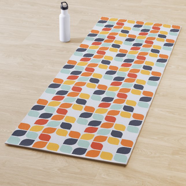 Vintage Geometric Pattern Yoga Mat (In Situ)