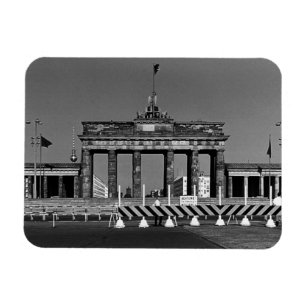 Vintage Germany Berlin Brandenburg Gate Magnet