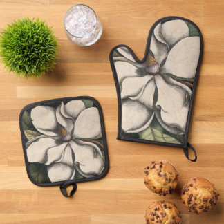 Vintage Magnolia  Oven Mitt & Pot Holder Set